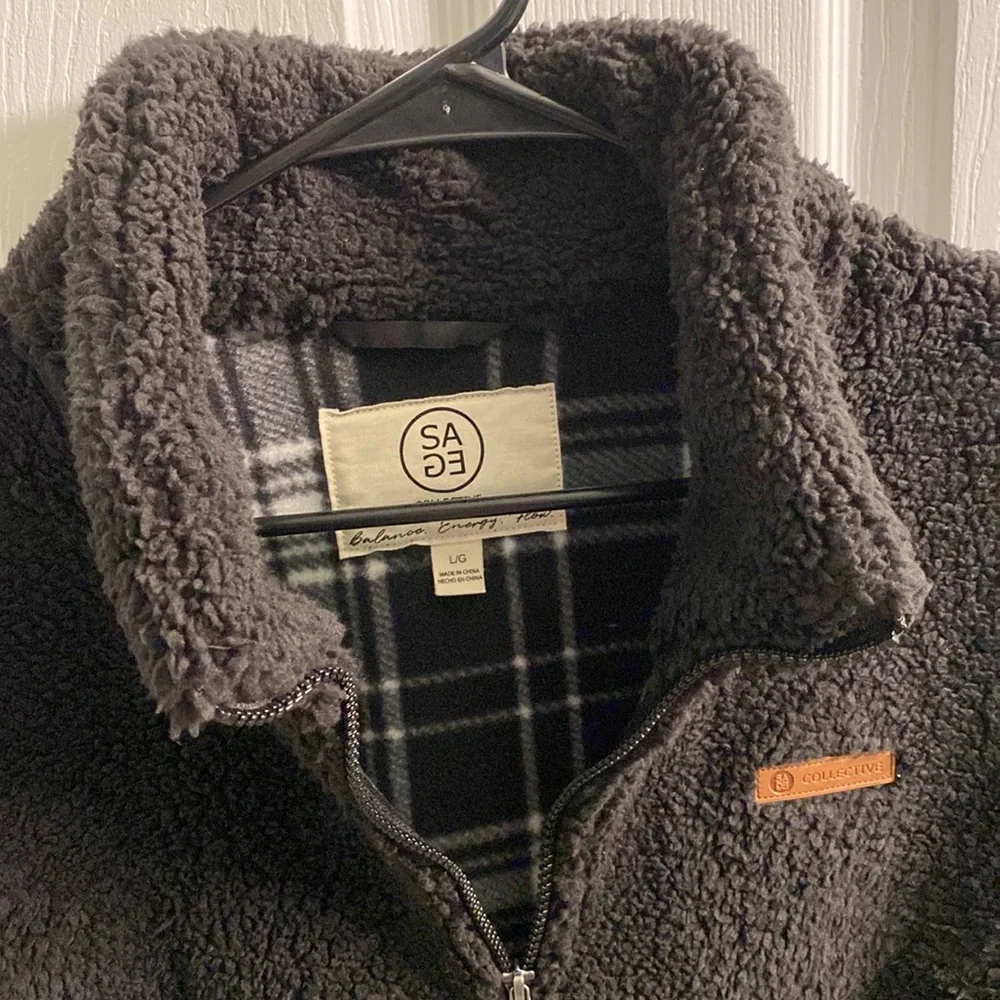 NWT Sage Collective Women's Sherpa Fleece Lined Plush Vest in Black - Picture 6 of 8